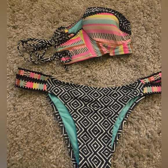 Colorful - Picture 2 of 3